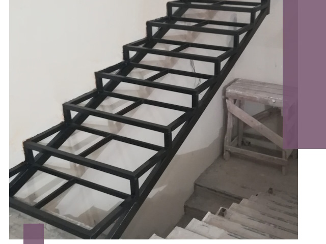 Демонтаж лестниц на металлокаркасе в Аксае: быстрый вывоз и разбор