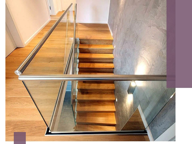 Перила для лестницы в доме — изготовление и монтаж в Аксае