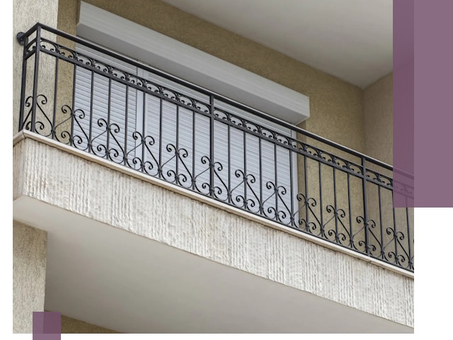 Балконные ограждения из металла и стекла в Аксае для домов