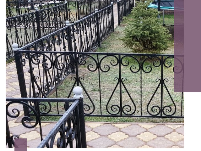 Кованые газонные ограждения под ключ в Аксае